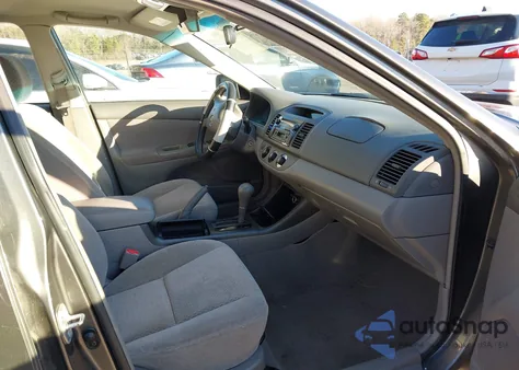 2002 Toyota Camry Le из США, поврежденный, VIN 4T1BE32K42U551565